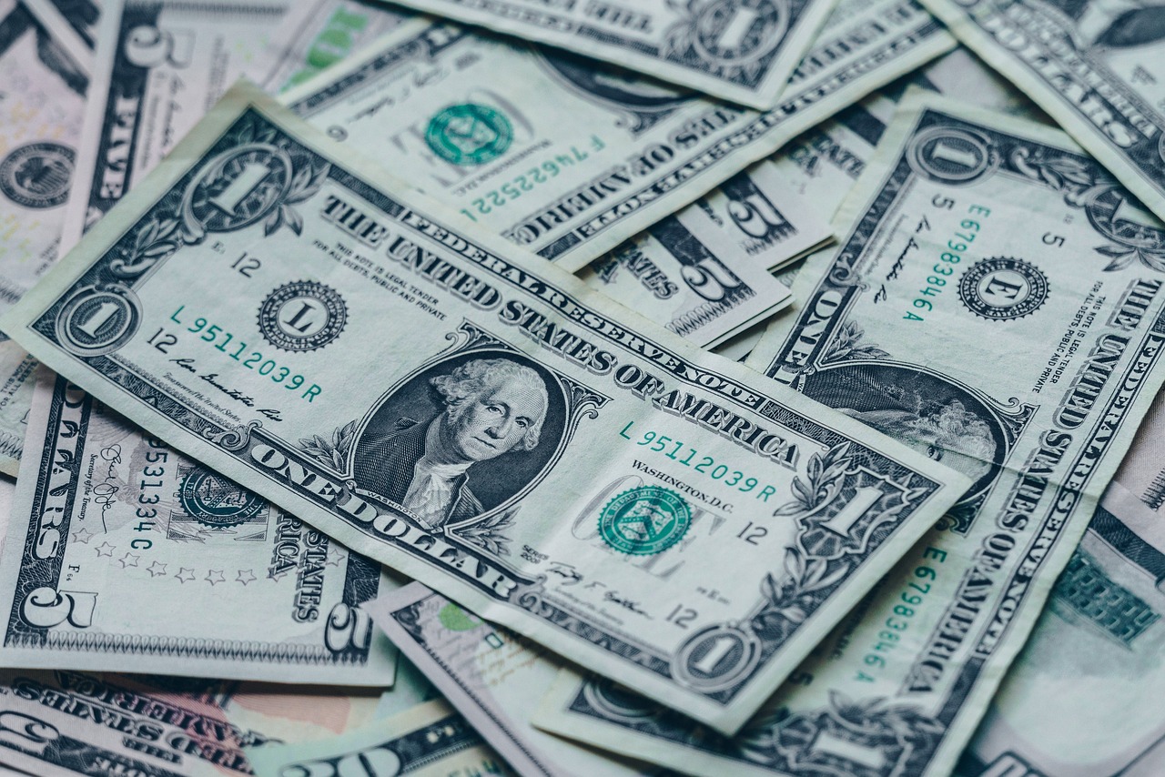 连续突破历史高位！金价大涨时，感受消费投资不同温度